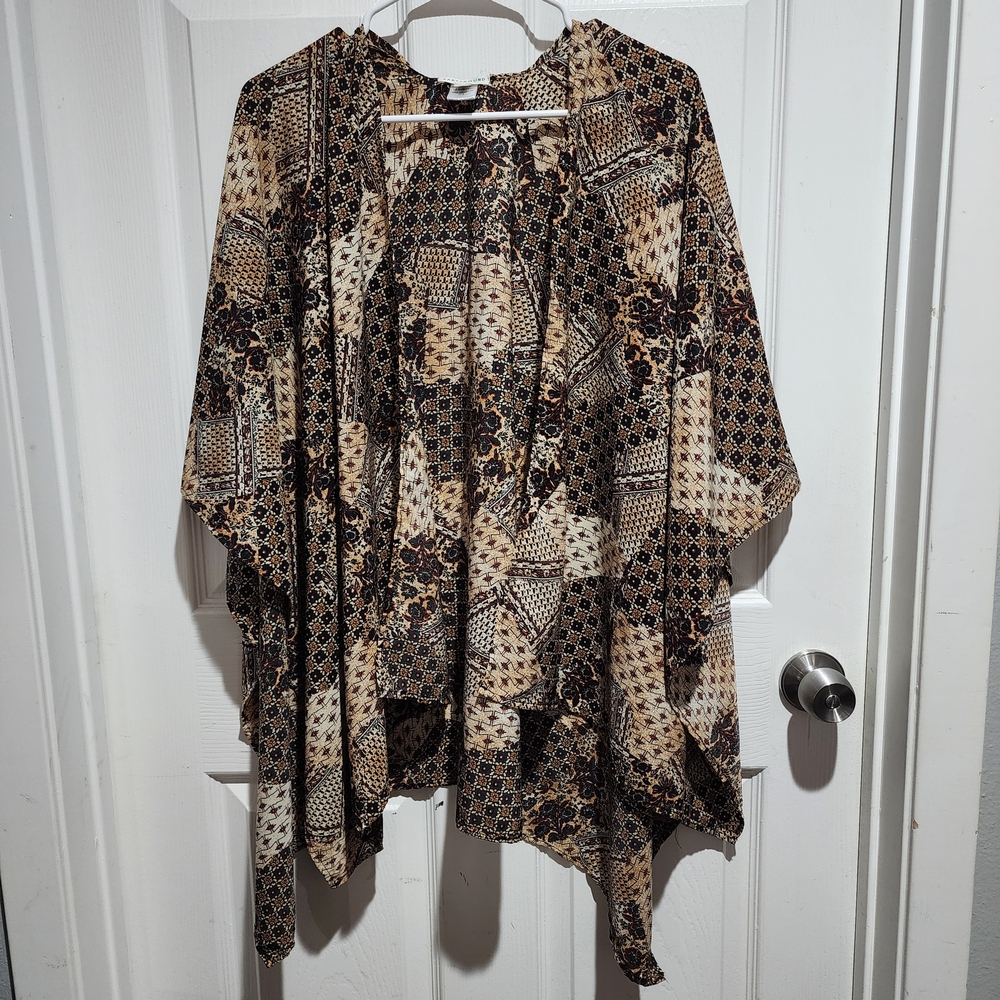 EARTHBOUND Floral Patterned Kimono